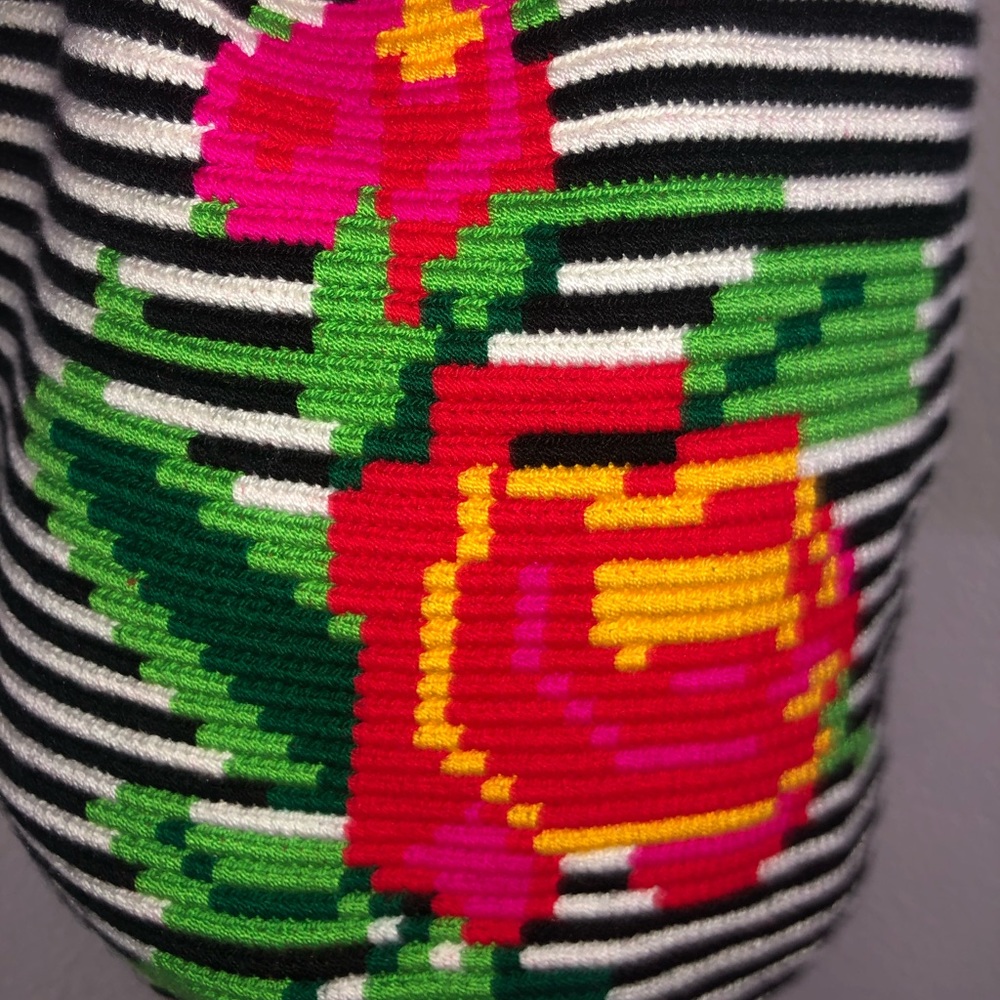 Wayuu Mochila Bag - Red Roses - Picture 4 of 4